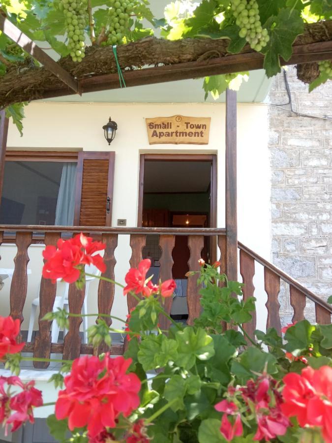 Small Town Apartment Konitsa Eksteriør bilde